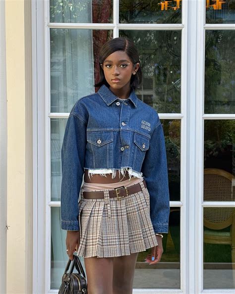 miu miu school girl